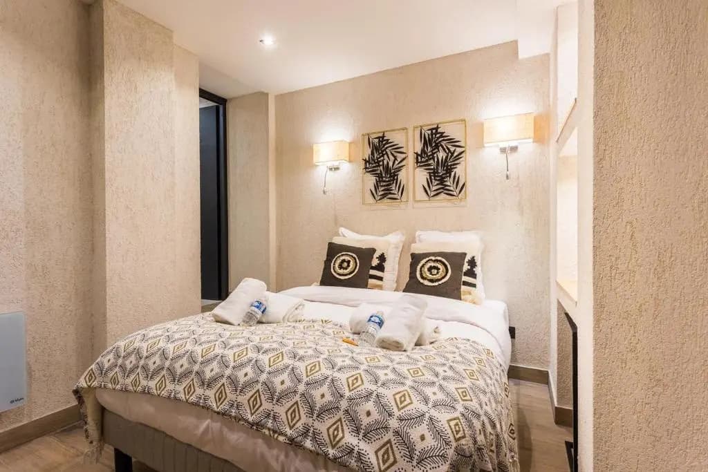 Home Suite Home Panthéon Port-Royal 1BR - photo 2