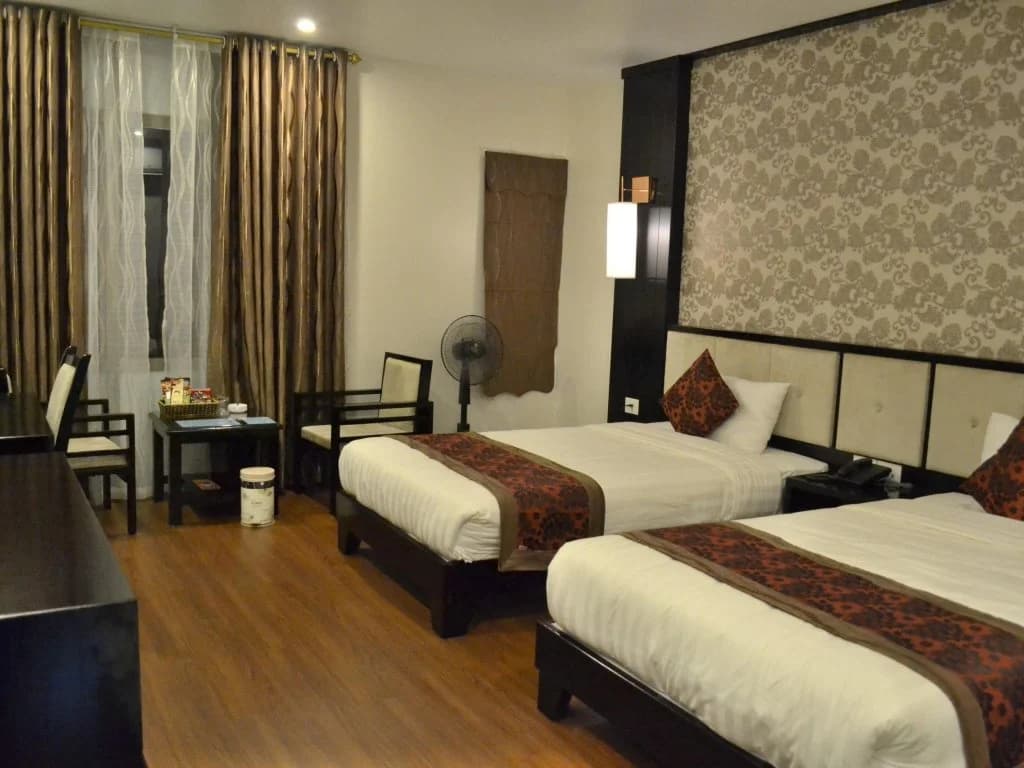 Luxury Hotel - photo 5