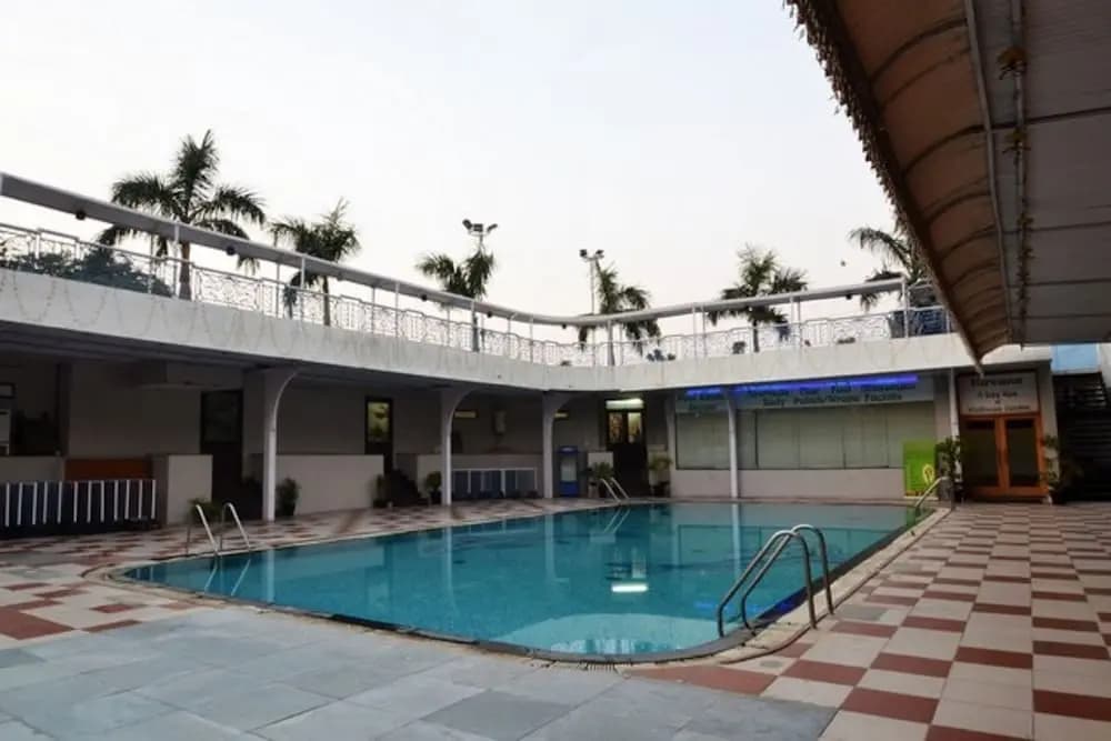 Dee Marks Hotel and Resorts - photo 12