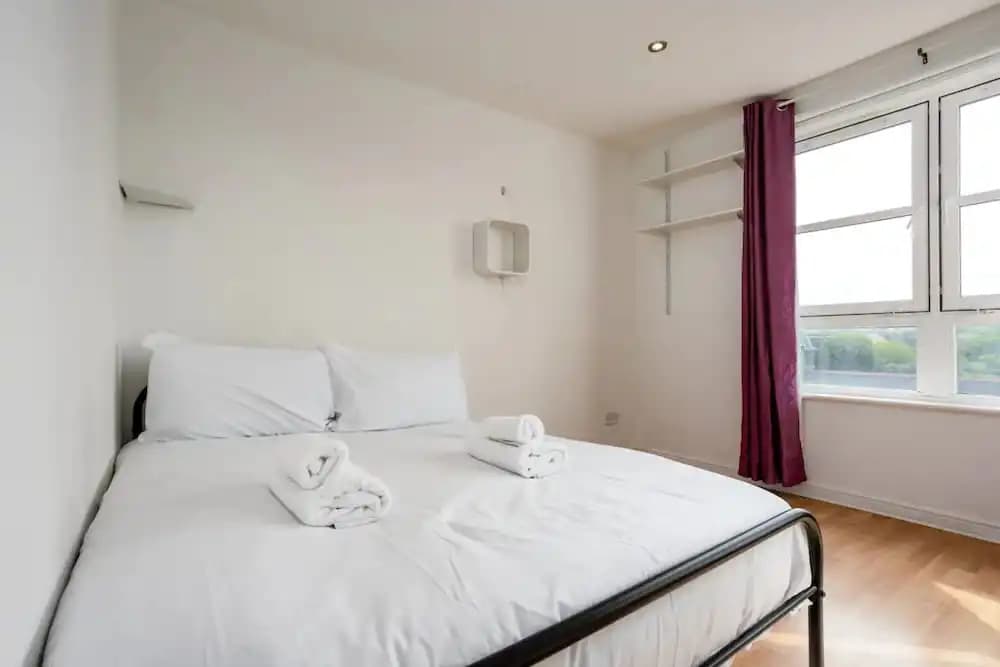 Stylish 2 Bedroom Apartment Near the City Centre - photo 3