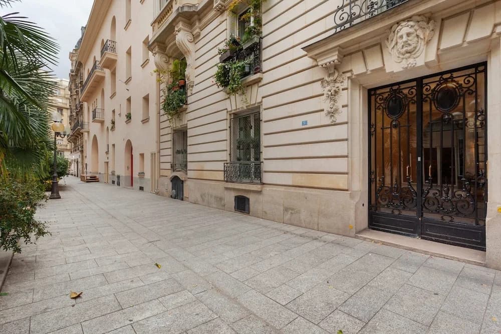 Beautiful Lavish Apartment for 6 in Paris VII by Guestready - main photo
