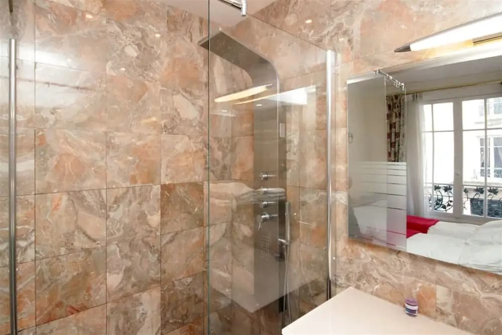 2 rooms - next to the Eiffel tower - Trocadéro - photo 9