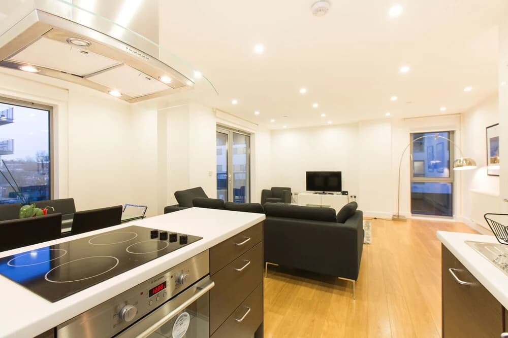 Two Bedroom Apartment Aldgate - photo 11