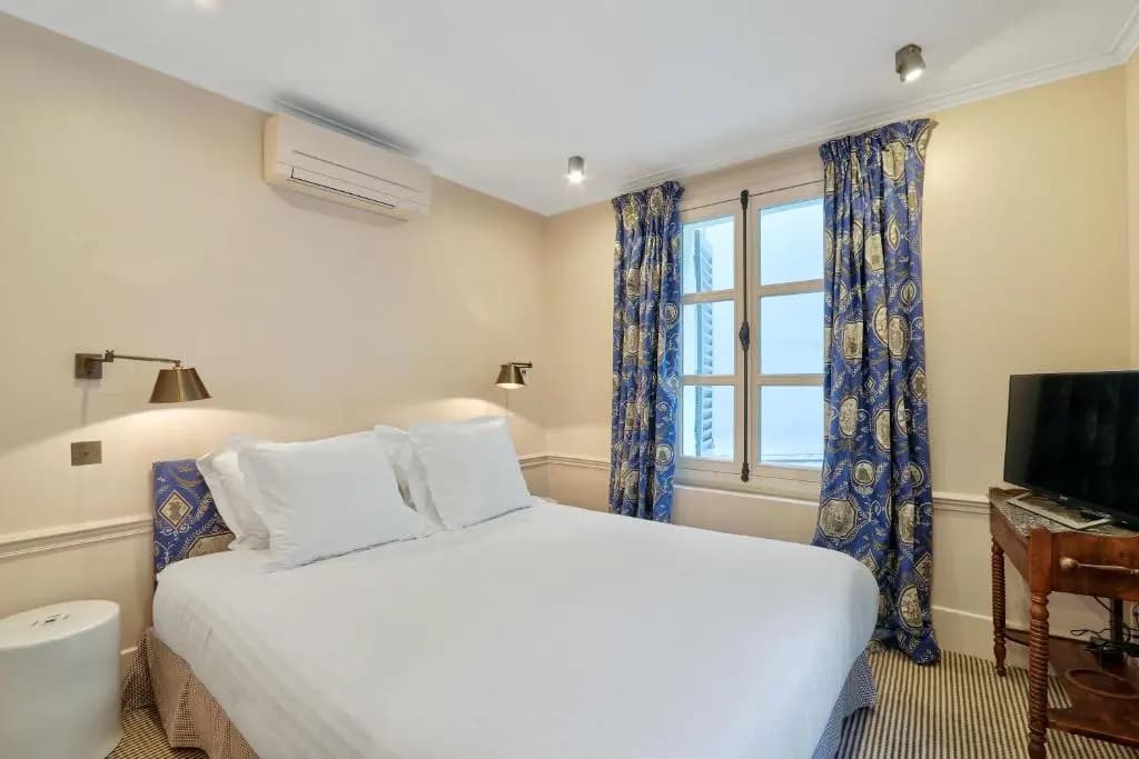 Pick A Flat's Apartments in Saint Germain - Paul-Louis Courier - photo 6