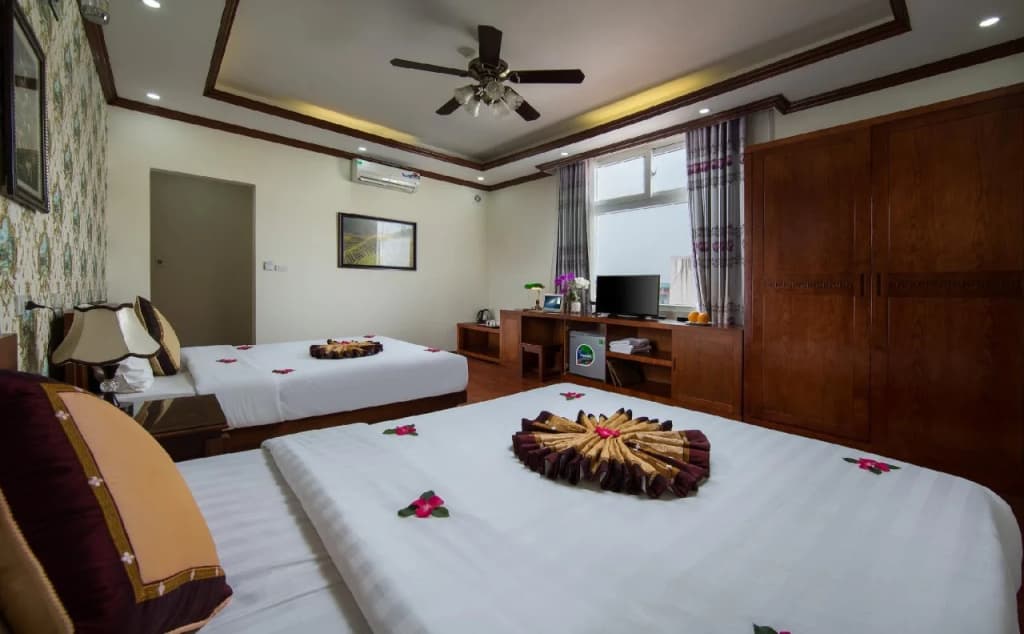Phuong Ngoc Hotel - photo 2