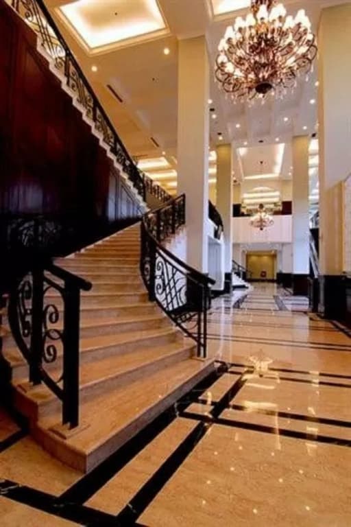 Royal Kuningan Hotel - photo 17