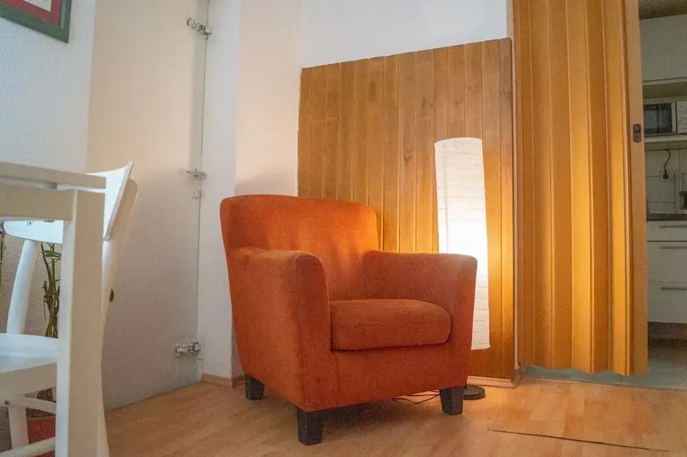 Timeless 2BR Near Downtown - photo 15