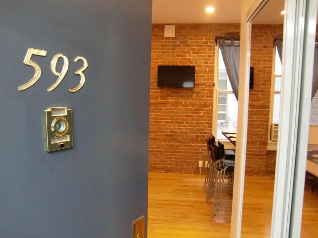 Studios Midtown Manhattan - photo 11