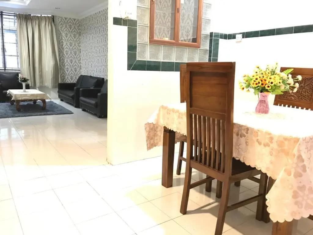 Suria Permai Homestay - photo 17