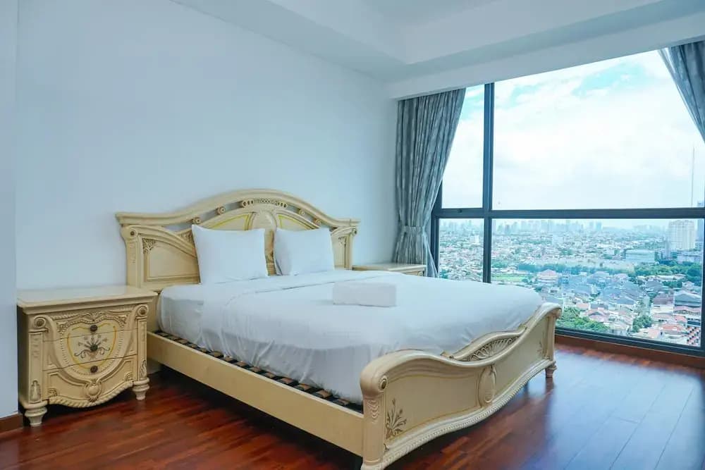 Spacious 2BR Apartment at Wang Residence - photo 4