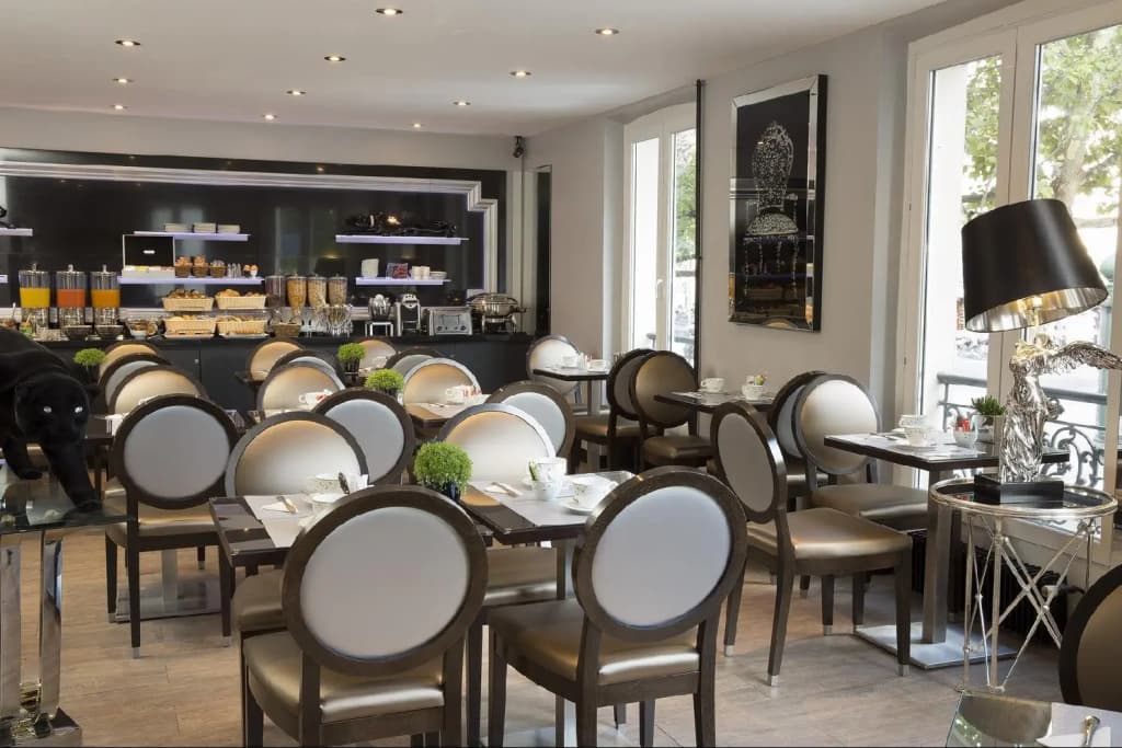 Hotel Plaza Elysées - photo 17