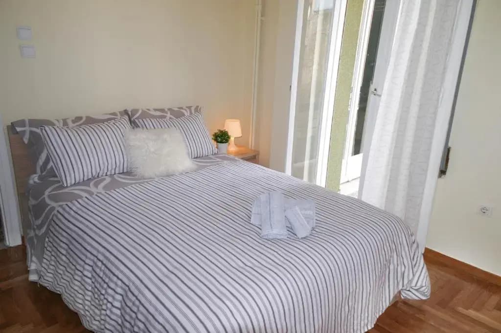Charming Flat, 10' from Metro & 20' from Syntagma - photo 2