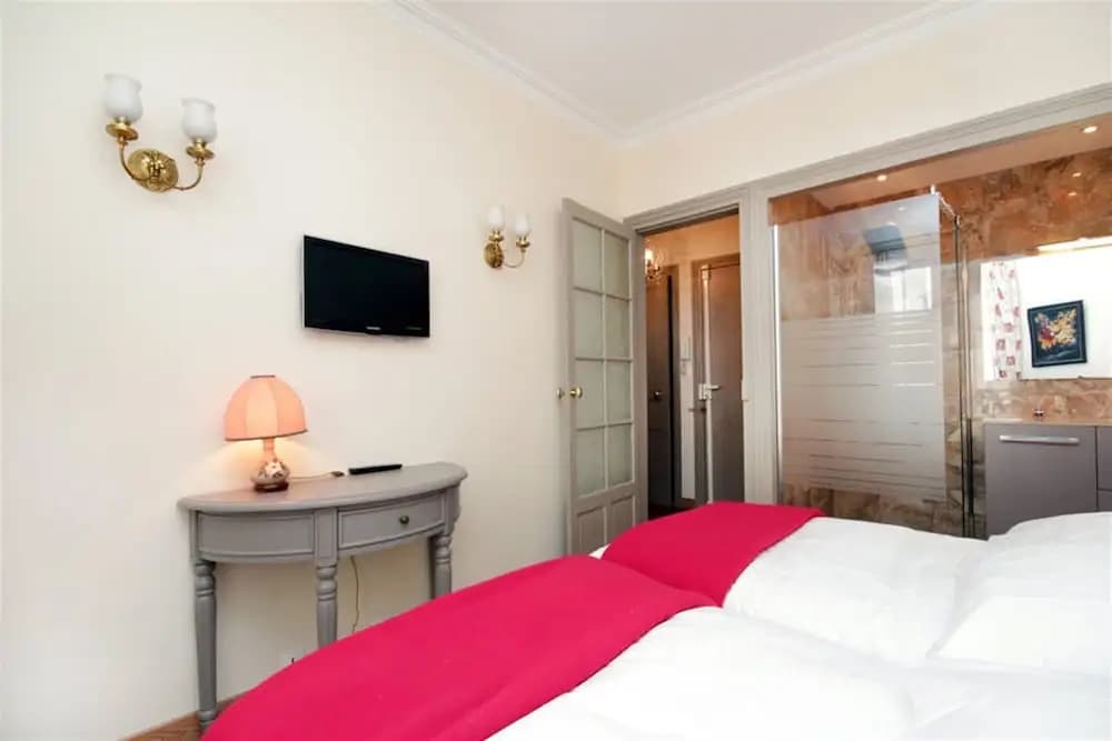 2 rooms - next to the Eiffel tower - Trocadéro - photo 6