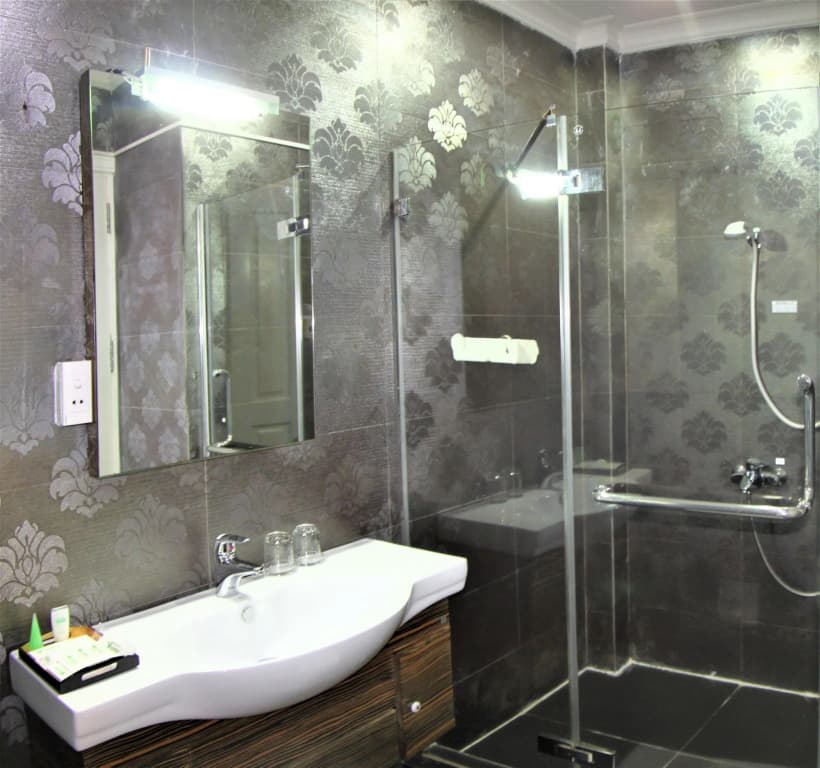 Happyland Hotel - photo 8