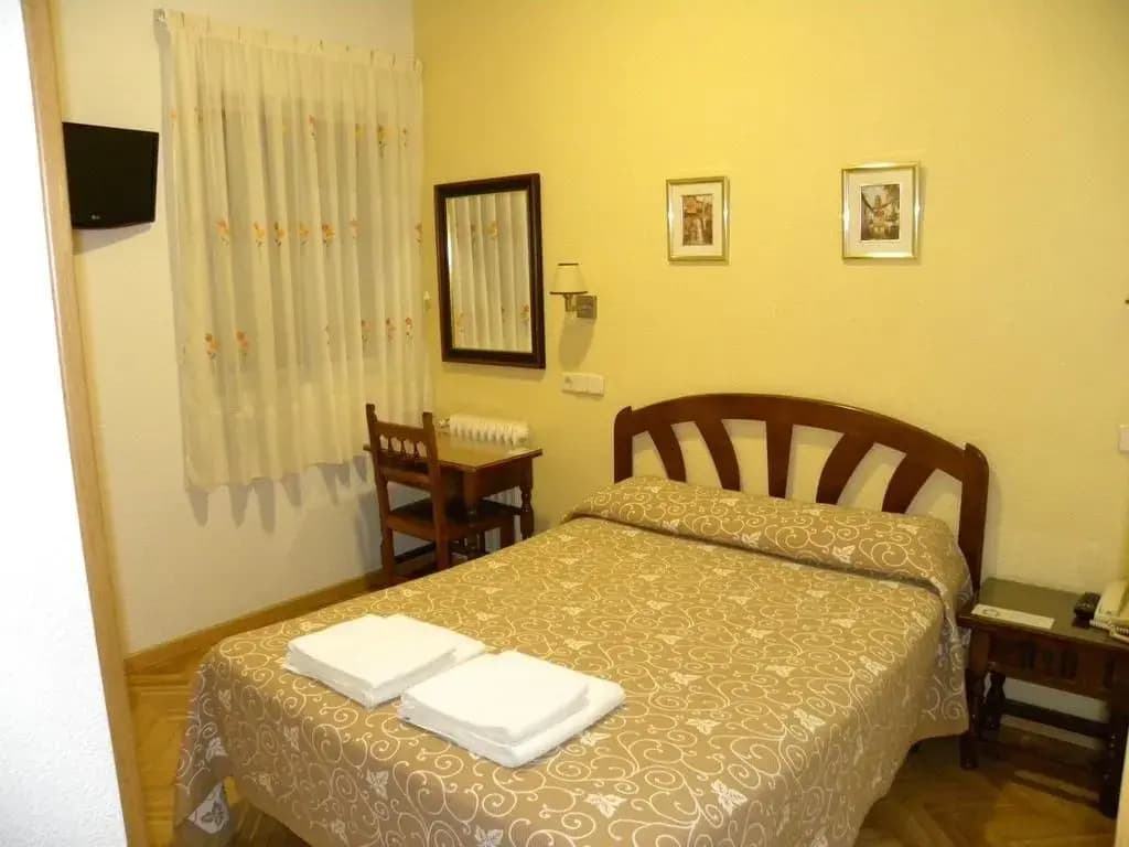 Hostal Biarritz - photo 2