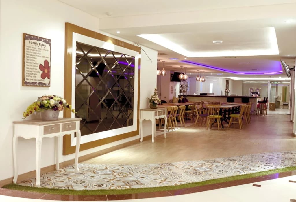 Heef Hotel Pasar Baru - photo 2