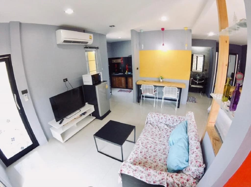 Aree Guesthouse2 - photo 4