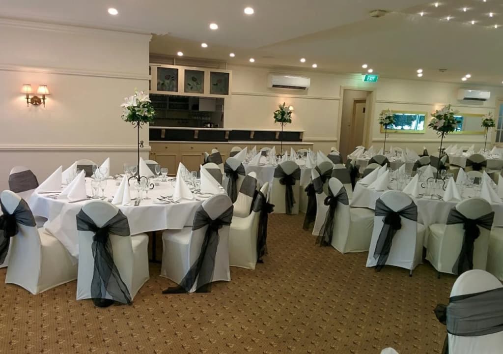 Elizabethan Lodge - photo 11