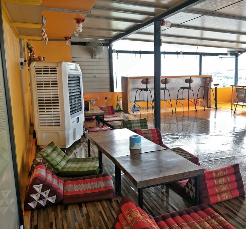 The Rooftop Residence Hostel - photo 17