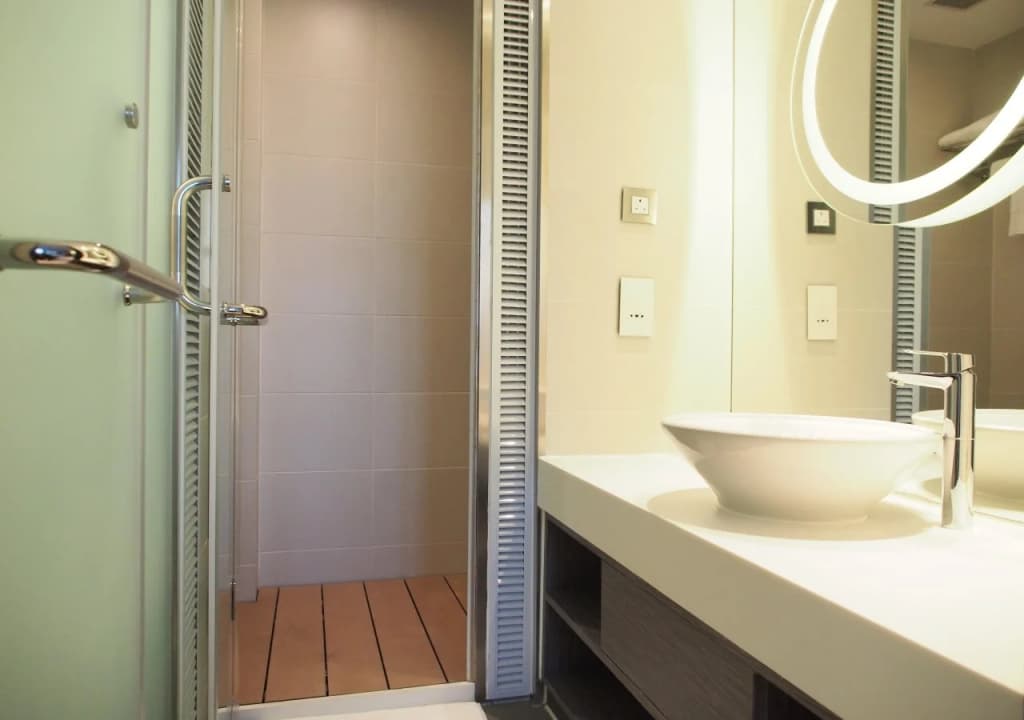 Epoch Hotel - photo 9
