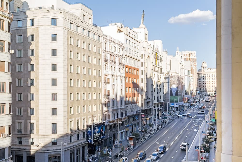 Hostal Gran Via 63 Rooms - photo 15