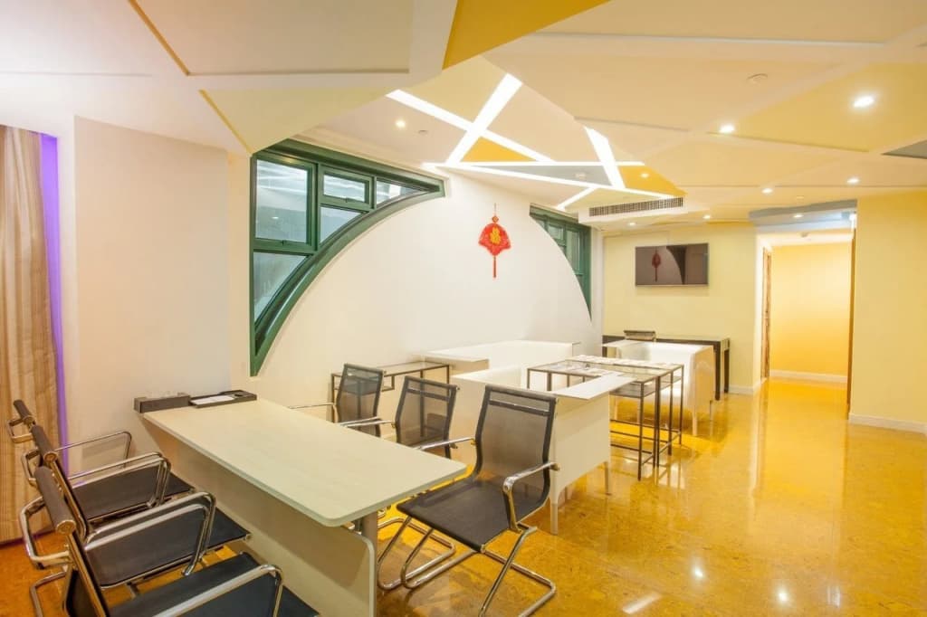 Harbour Bay Hotel - photo 17