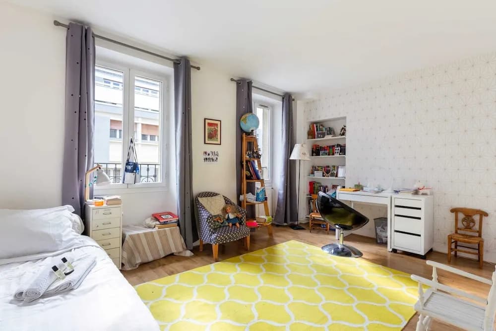 Warm and Homely Duplex Near Montmartre, Fits 5 - photo 4