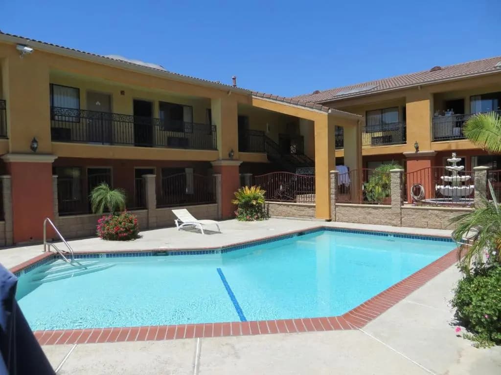 Azusa INN Motel - photo 8