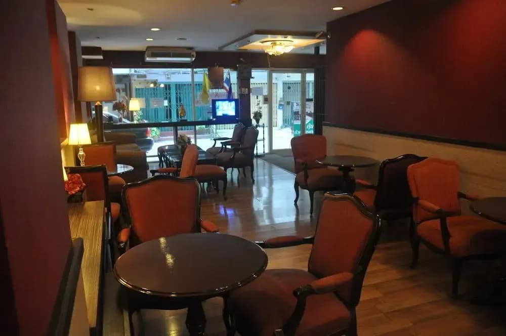 Check Inn Hostel @Phromphong - photo 14