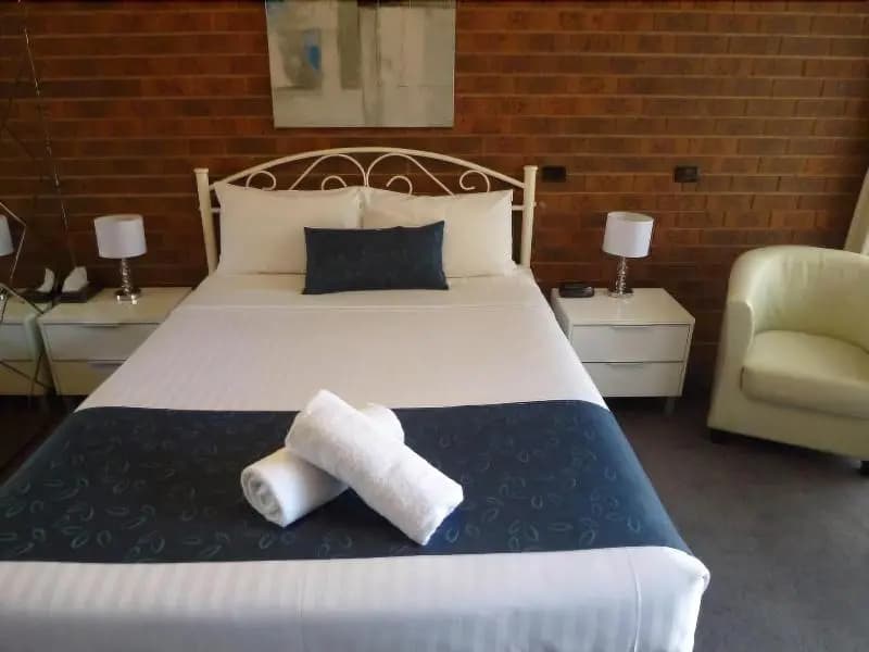Healesville Motor Inn - photo 11