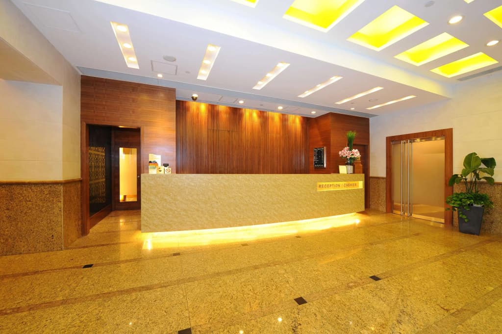 Bishop Lei International House - photo 2