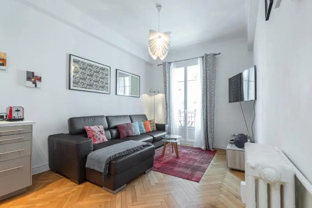 BH - CHARMANT 3 PIECES - Place Garibaldi 4 Personne - photo 3