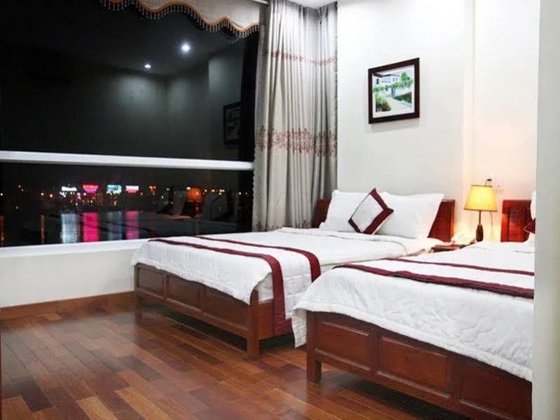 New Moon Hotel - photo 2