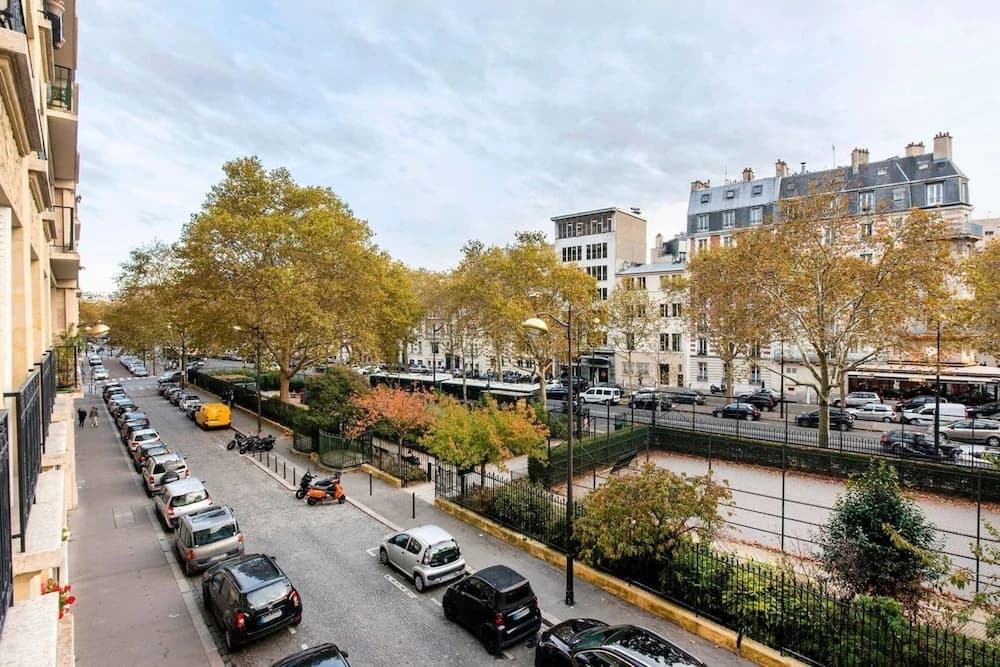 Bright Champerret Apartment Fits 4 in Paris 17th! - photo 11