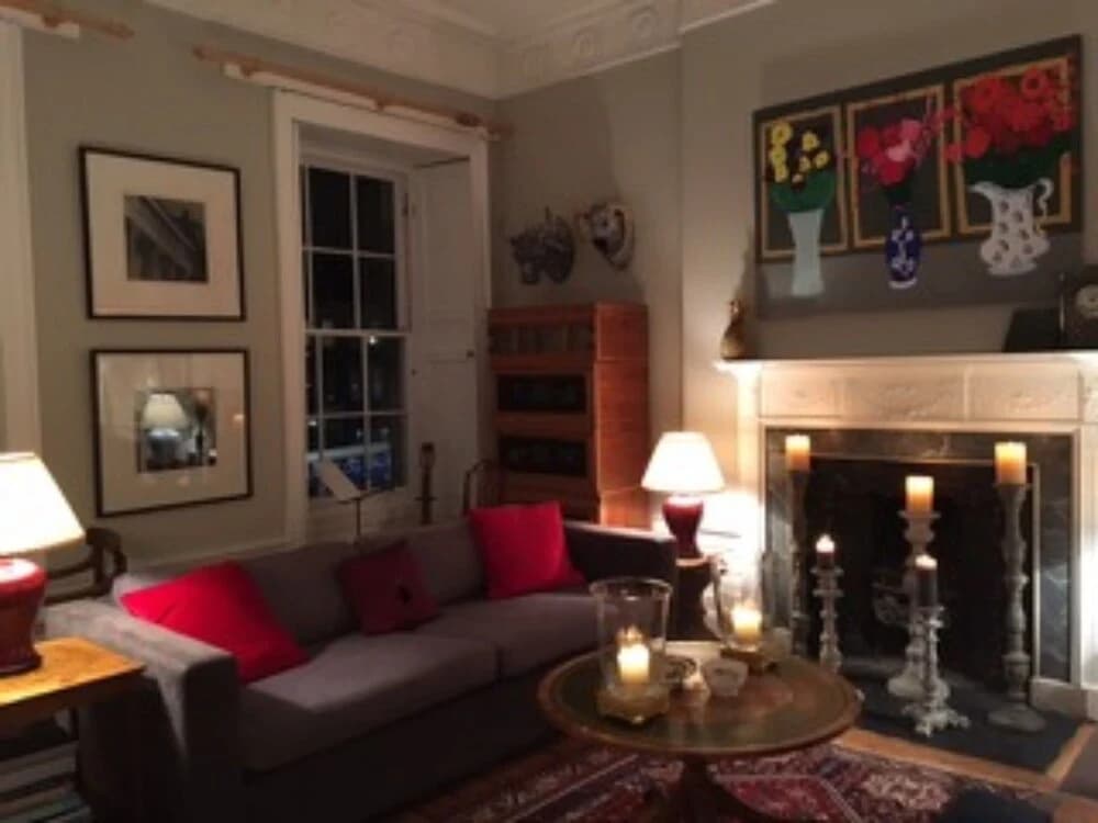 Elegant 2 Bedroom Home in City Centre - main photo