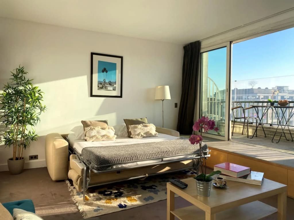 1610B - Stunning studio with Champs Elysées Views! - photo 5