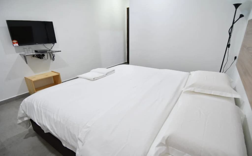 The Bed Hotel - photo 8