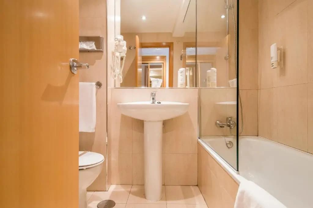 Hotel Infanta Mercedes - photo 9