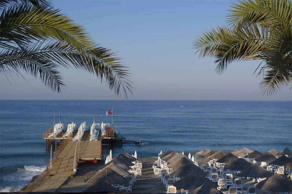 Quattro Beach Spa & Resort Hotel - photo 19