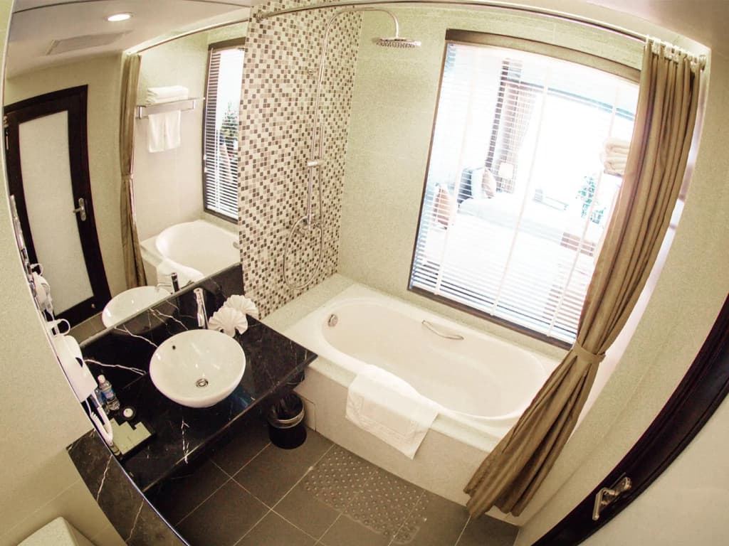 Halong Palace Hotel - photo 8