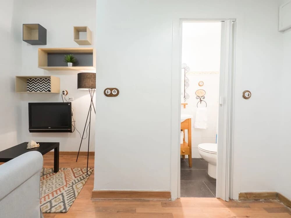 Room to Rent Augusto Figueroa - photo 11