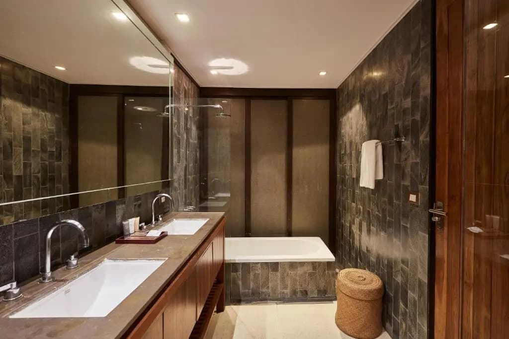 LUXX Langsuan Hotel - photo 9