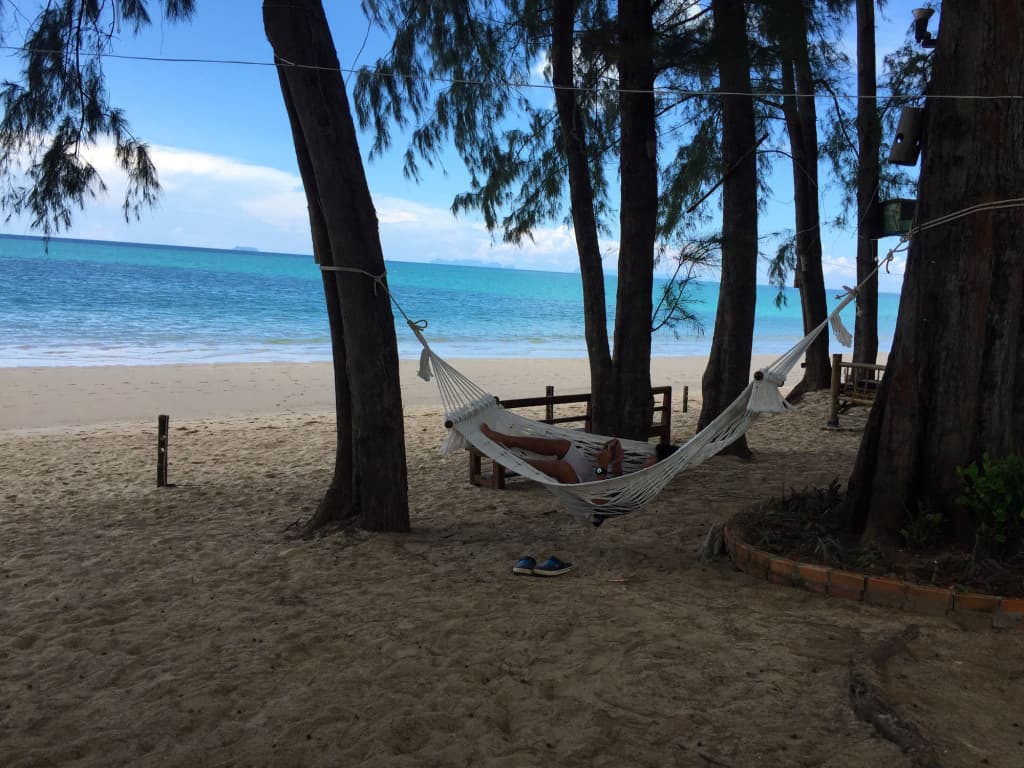 Long Beach Chalet Hotel - photo 15
