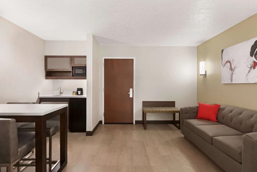 Ramada by Wyndham Suites Orlando Airport - photo 6