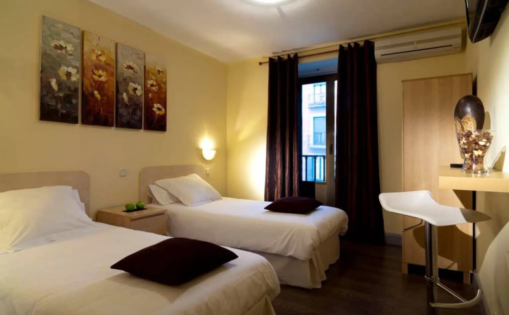 THC Hostal Bergantin - photo 3