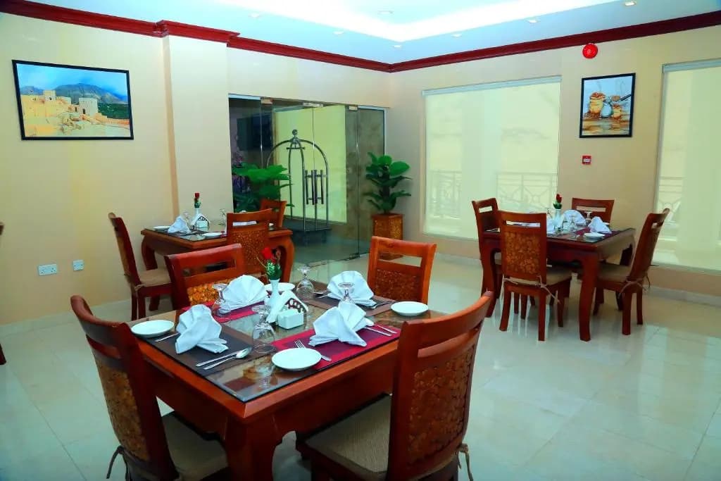 Royal Hotel - photo 11