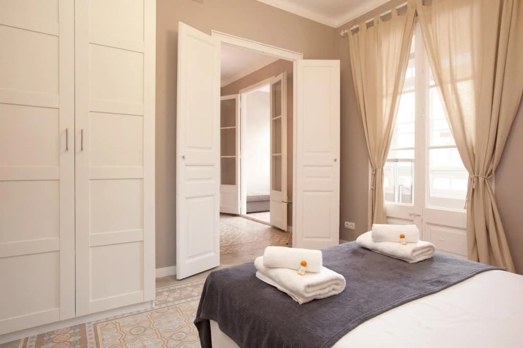 SOFIA 2 · Sofia's Gallery · Charming apartment in a real Barcelona surrounding - photo 4