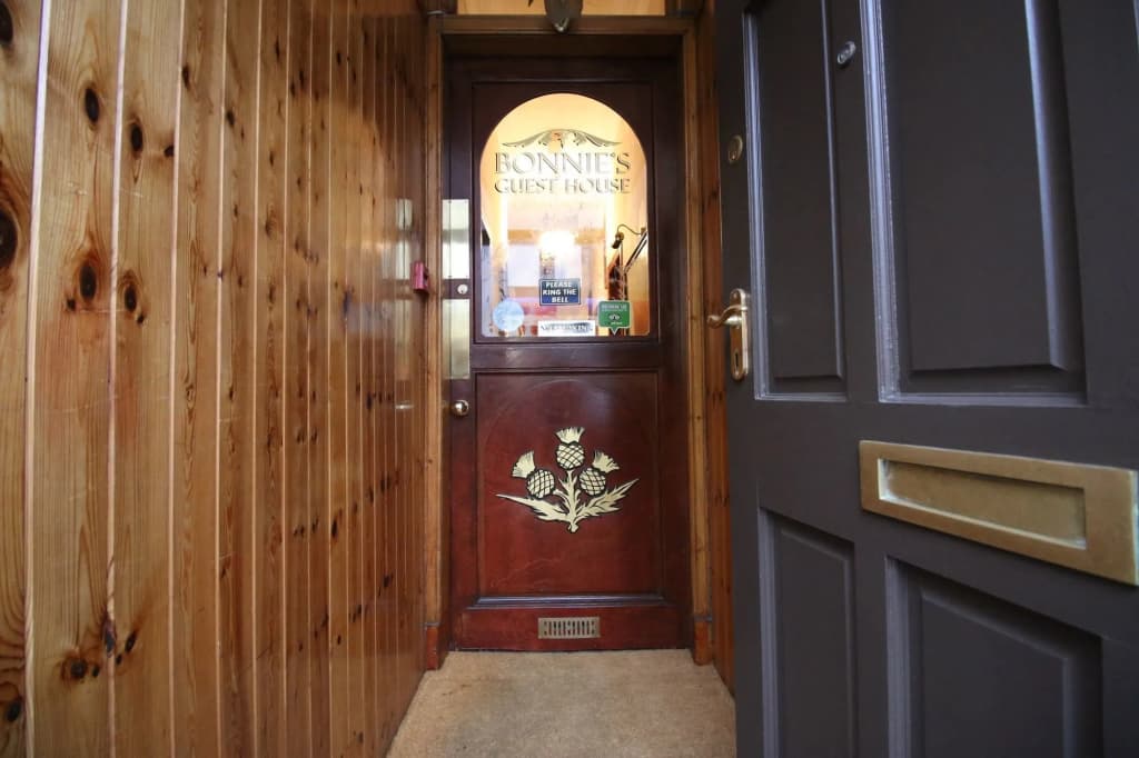 Bonnie's Guest House - photo 10