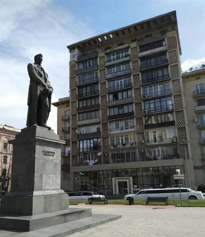 Apartment on Dimitri Uznaze - main photo