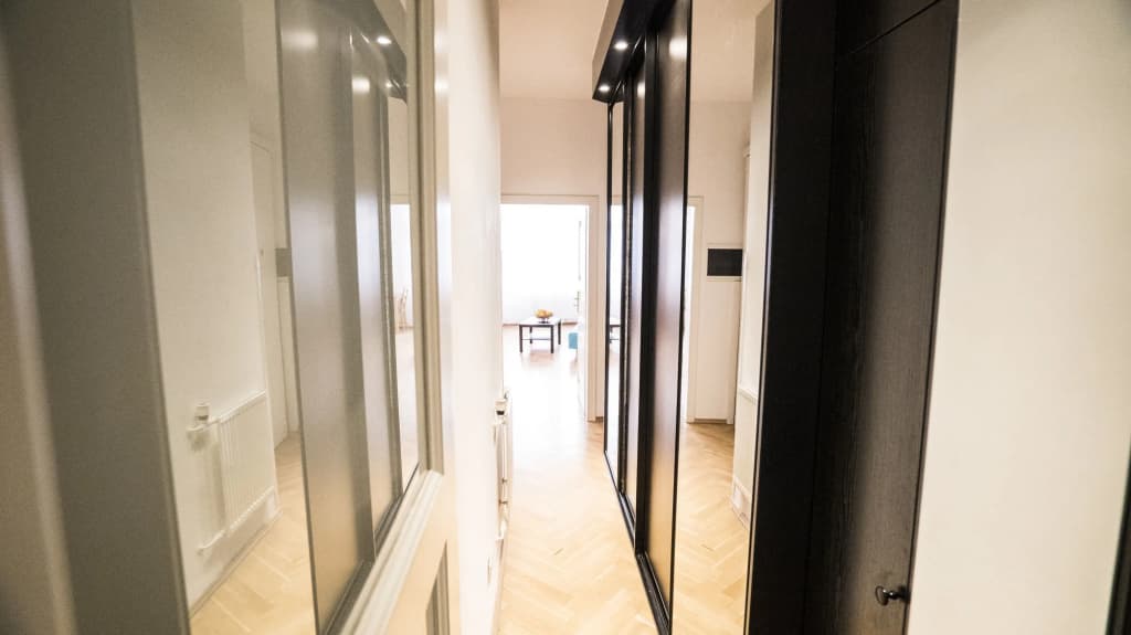 Apartment by the Old Town Square - photo 4